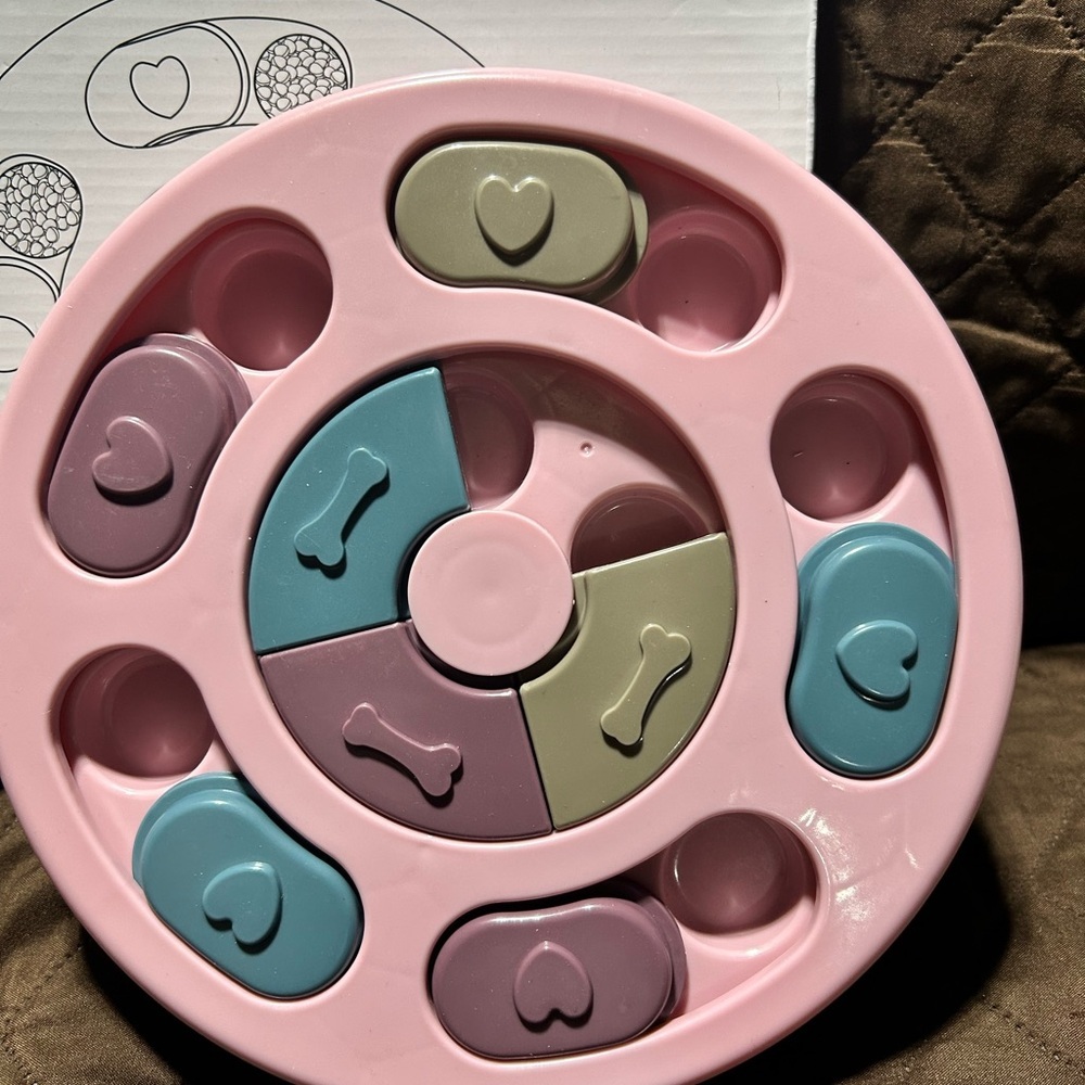 ❤️NWT- IQ Interactive Puzzle Toy for dogs - Picture 2 of 4
